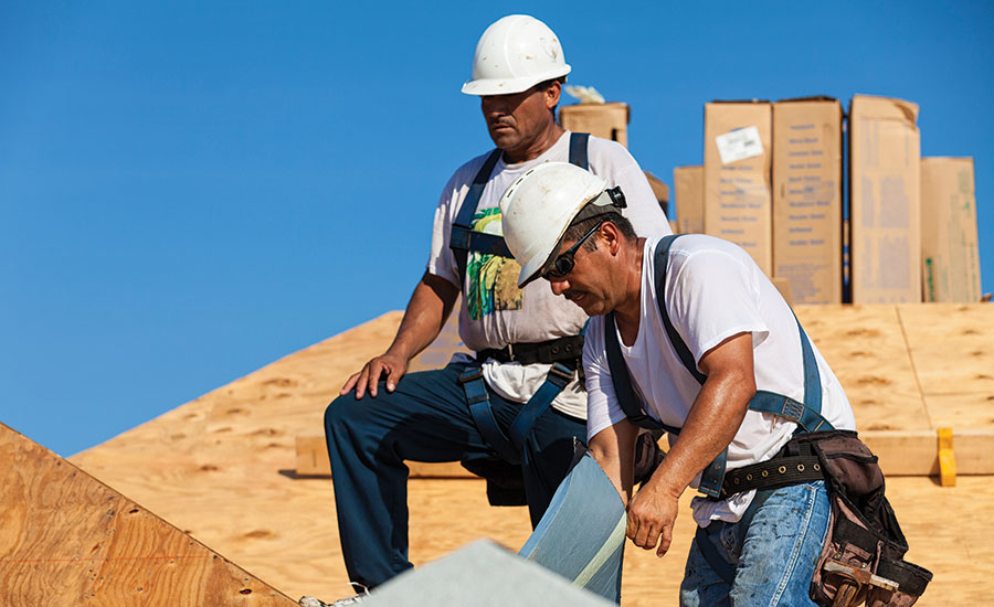 拉美裔移民的建筑工人