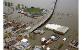 爱荷华州达文波特的市中心,洪水
