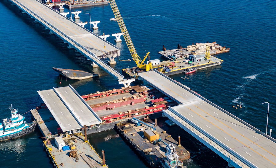 彭萨科拉湾桥维修。JPG