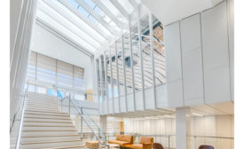 吉鲁·格拉斯(Giroux Glass)在加州大学洛杉矶分校马里昂·安德森大厅(Marion Anderson Hall)的工作获得了ENR新利18备用加州最佳高等教育项目奖;照片由Brian Peregrina, Giroux Glass提供。