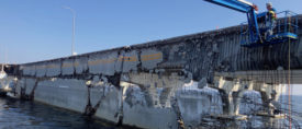 拆除开始在受损的彭萨科拉桥上